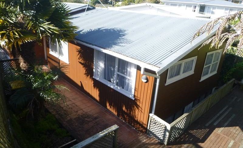  at 21 Lake Road, Northcote, Auckland