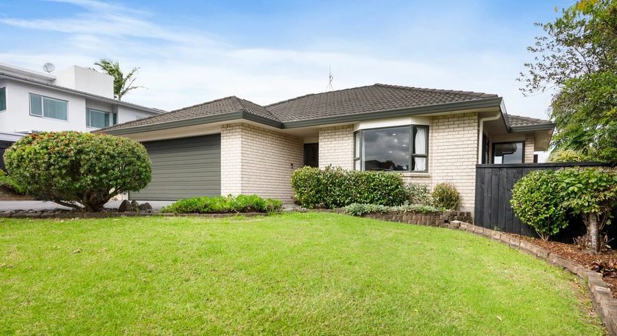  at 320 Hill Road, The Gardens, Auckland
