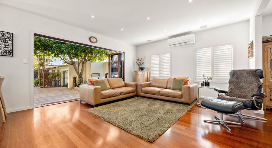  at 4  Bangor Street, Point Chevalier, Auckland City, Auckland