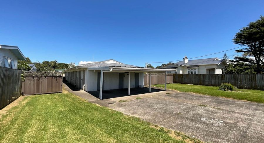  at 2/44 Muir Avenue, Mangere Bridge, Manukau City, Auckland
