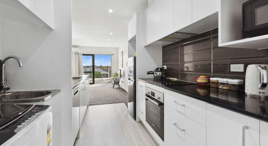  at 102/4 Richards Avenue, Papatoetoe, Manukau City, Auckland