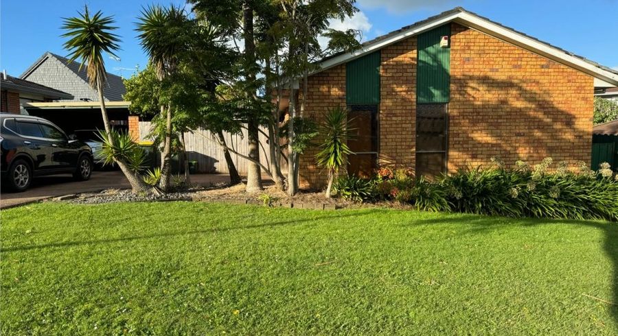  at 21 Voltaire Court, Botany Downs, Auckland