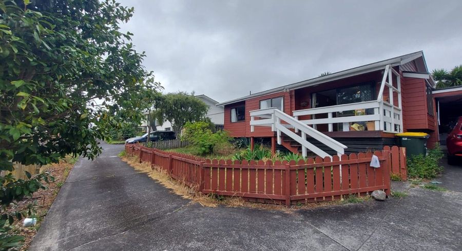  at 4/68 West Coast Road, Glen Eden, Auckland