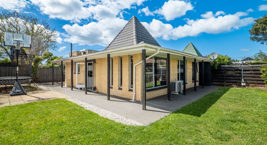  at 2/31 Taylors Avenue, Bryndwr, Christchurch
