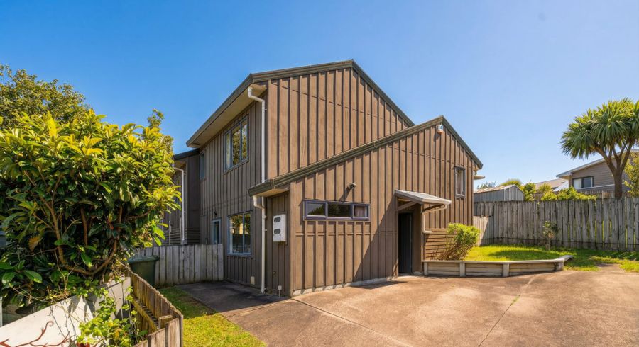  at 2/28 Pahi Place, West Harbour, Waitakere City, Auckland