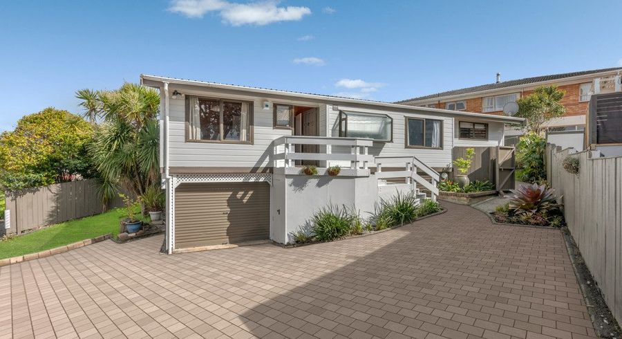  at 2/85 Cook Street, Howick, Auckland