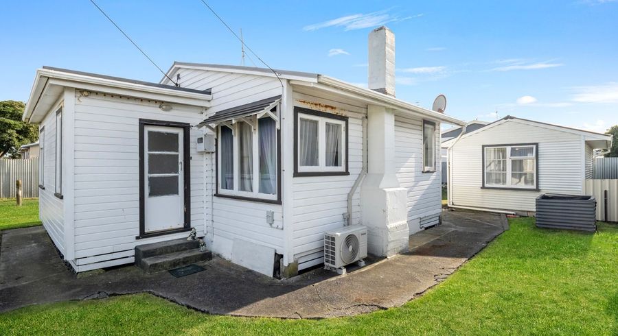  at 10 Cornfoot Street, Castlecliff, Whanganui, Manawatu / Whanganui