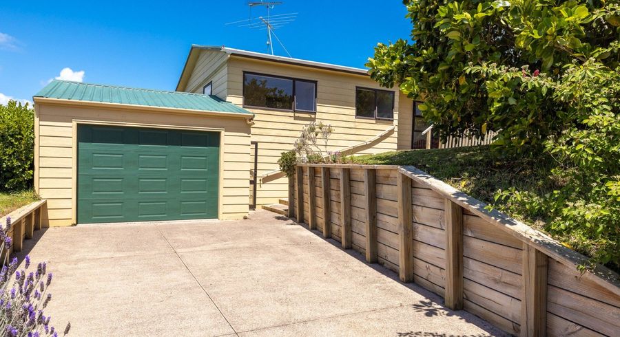  at 33 Tahatai Road, Oneroa, Waiheke Island, Auckland