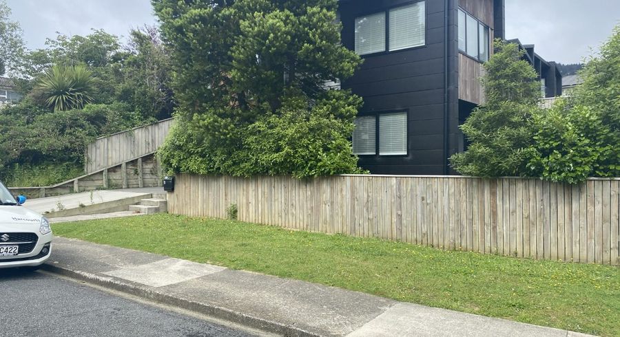  at 6 Huia Street, Tawa, Wellington