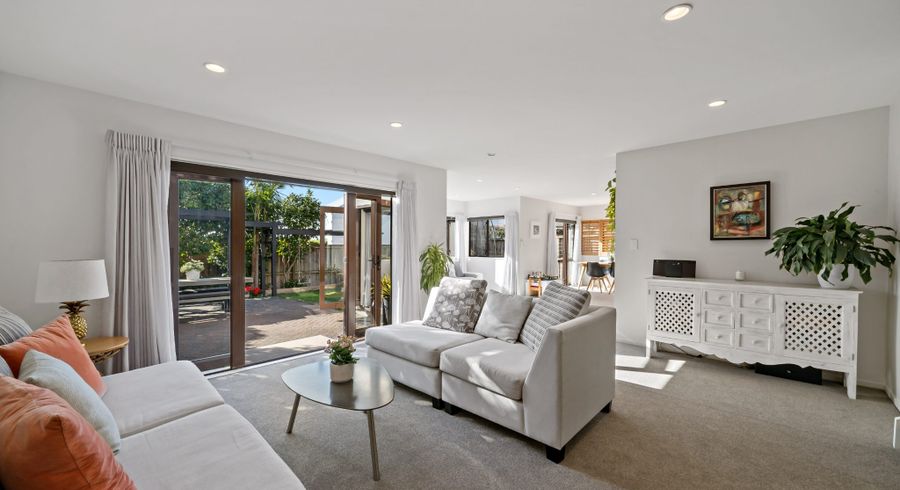  at 2/13 Waiatarua Road, Remuera, Auckland City, Auckland