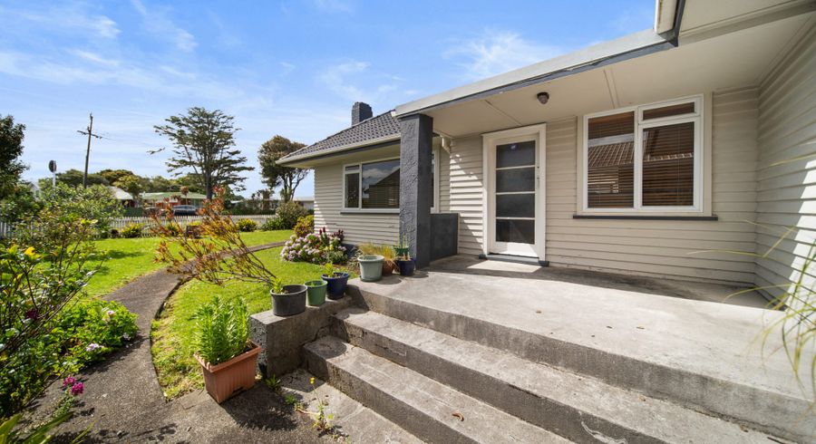 at 1/1 Robertson Road, Favona, Auckland