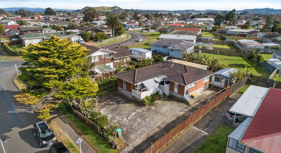  at 44 Mckinstry Avenue, Mangere East, Auckland