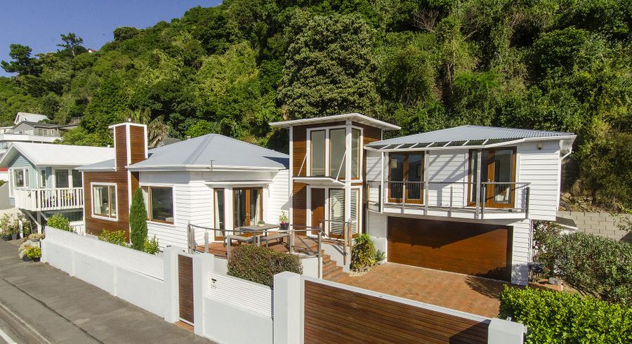  at 293 Karaka Bay Road, Karaka Bays, Wellington