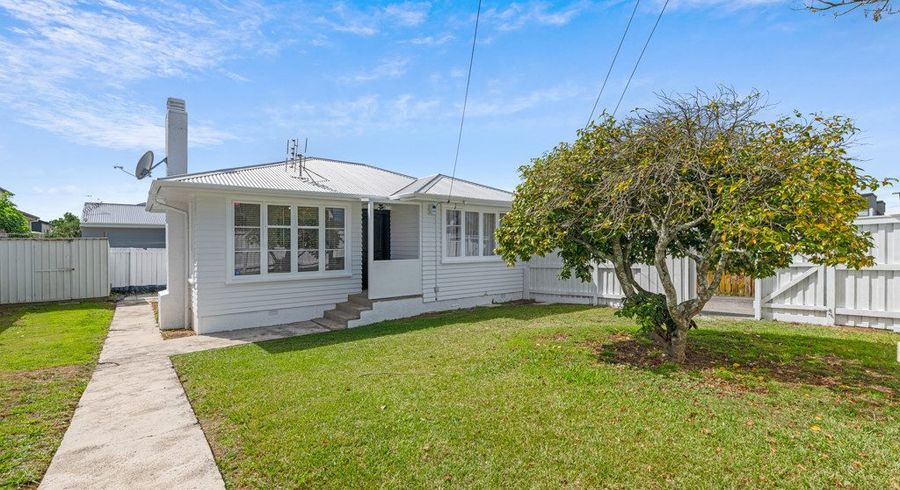  at 1/11 Henwood Road, Mangere East, Manukau City, Auckland