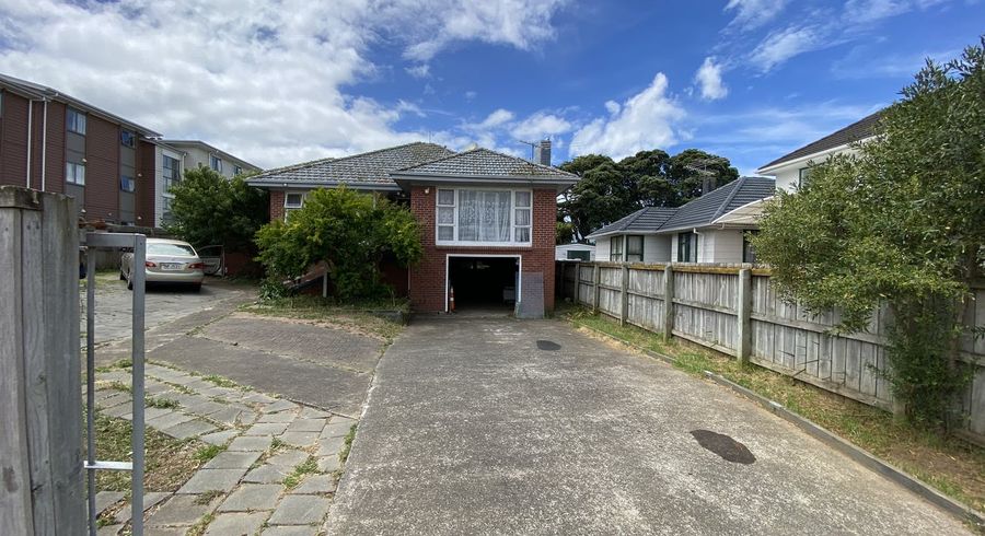  at 5 Malone Road, Mount Wellington, Auckland
