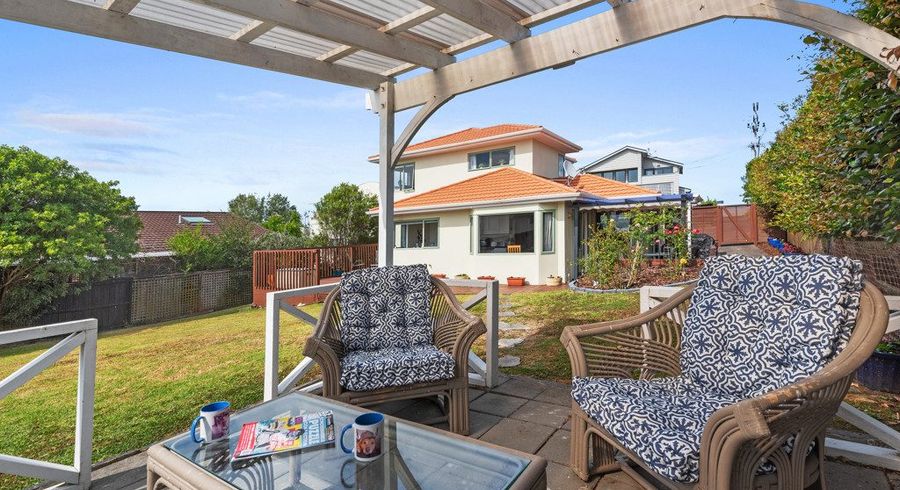  at 2/883 East Coast Road, Northcross, North Shore City, Auckland