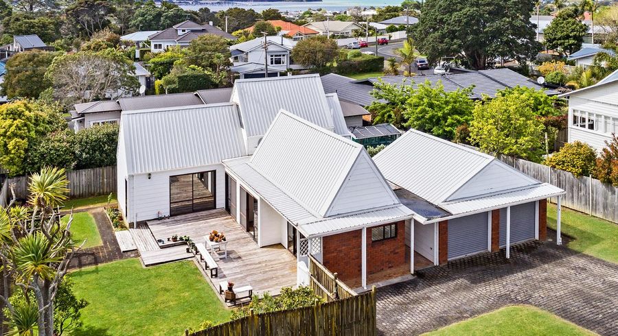  at 6 Fairfax Avenue, Northcote, Auckland