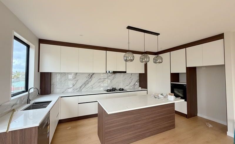  at 73 Hutchinsons Road, Bucklands Beach, Manukau City, Auckland