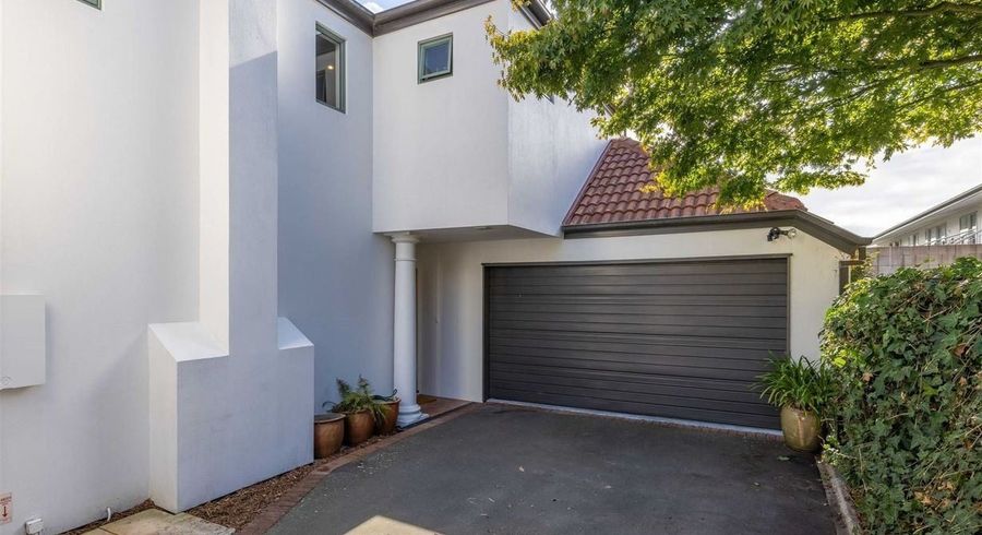  at 60c Hewitts Road, Merivale, Christchurch City, Canterbury