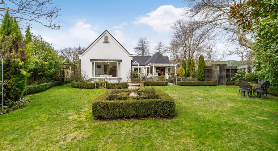  at 1 Oakmont, Heretaunga, Upper Hutt, Wellington
