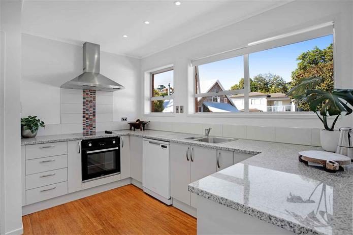  at 2/10 Bay Rd, Saint Heliers, Auckland City, Auckland