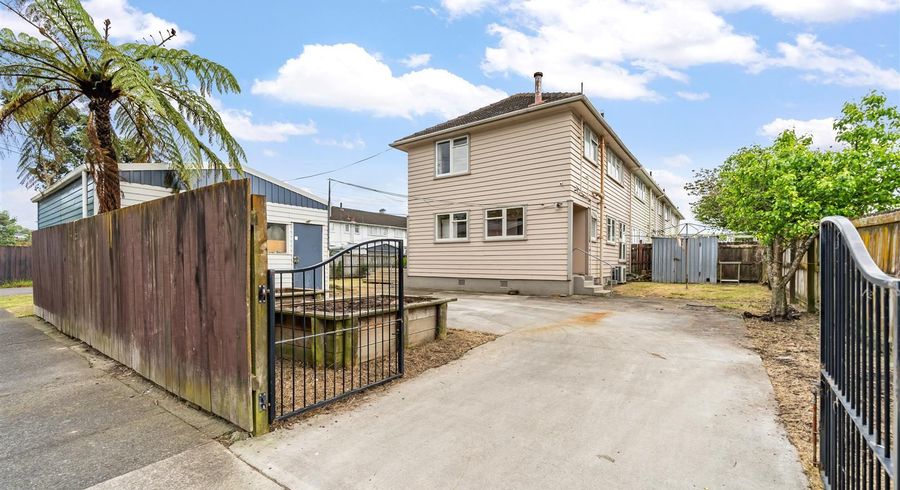  at 1/104 Whites Line East, Waiwhetu, Lower Hutt