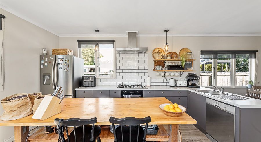  at 27 Lakings Road, Springlands, Blenheim