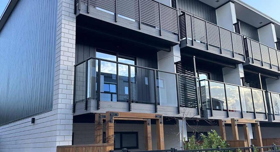  at 4/61 Matipo Road, Te Atatu Peninsula, Waitakere City, Auckland