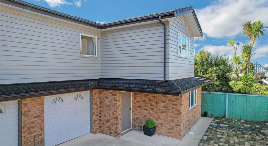  at 8/31 Swanson Road, Henderson, Waitakere City, Auckland