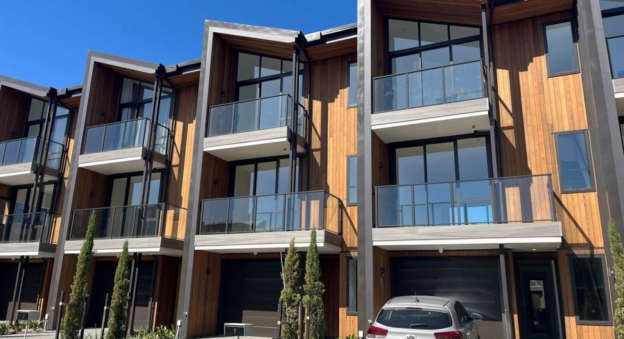  at 7 Amber Glen, Albany, Auckland