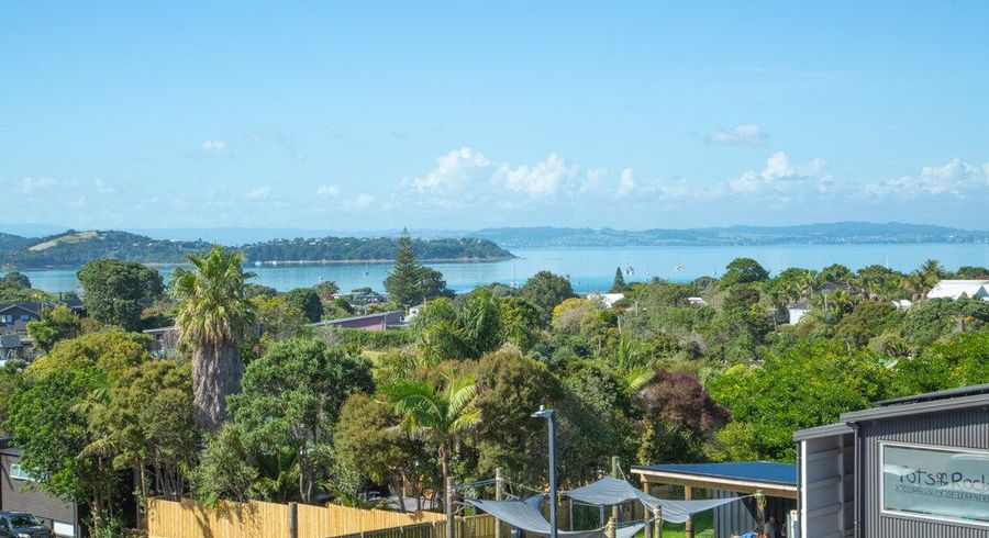  at 10/118 Ocean View Road, Oneroa, Waiheke Island, Auckland