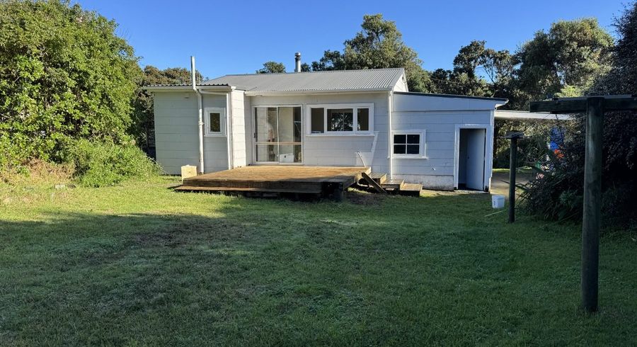  at 8 Mahoe street, Otaki Beach, Kapiti Coast, Wellington