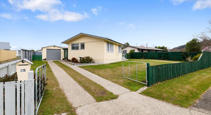  at 25 Matthew Place, Kawaha Point, Rotorua