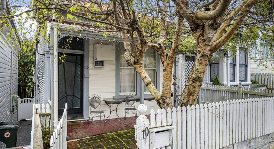  at 10 Salisbury Terrace, Mount Cook, Wellington