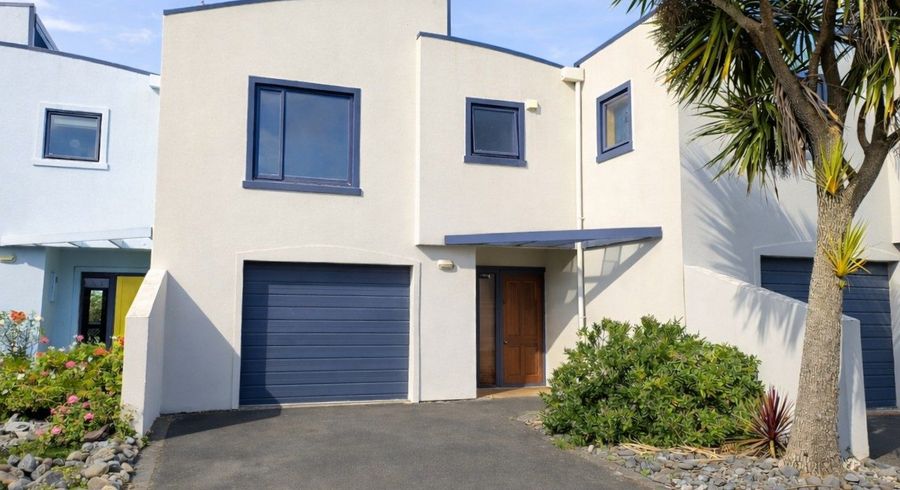  at 22  Marina View, Mana, Porirua, Wellington