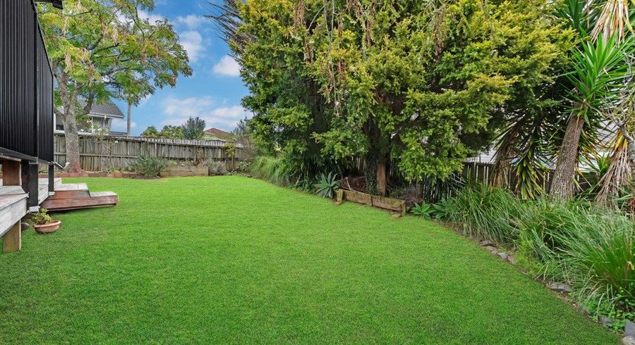  at 1/25 Taranui Place, Henderson, Waitakere City, Auckland