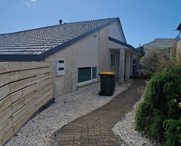  at 31 Mandeville Place, Unsworth Heights, North Shore City, Auckland