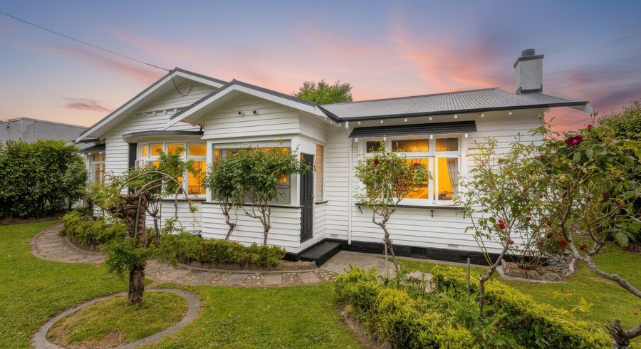  at 124 Anzac Parade, Whanganui East, Whanganui, Manawatu / Whanganui