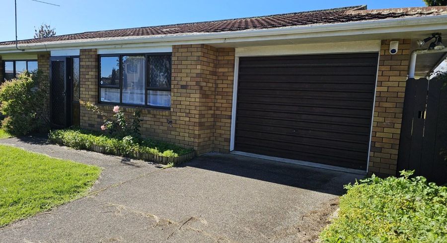  at 1 Pinedale Place, Henderson, Waitakere City, Auckland