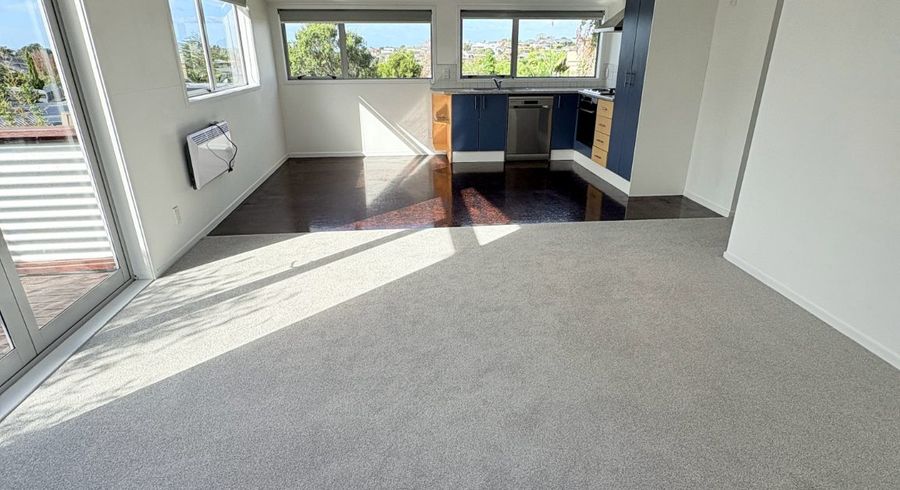  at 86A Parr Terrace, Castor Bay, North Shore City, Auckland