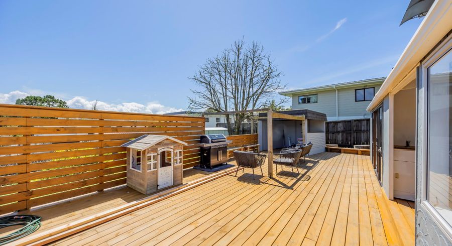  at 19 Newport Place, Forrest Hill, Auckland
