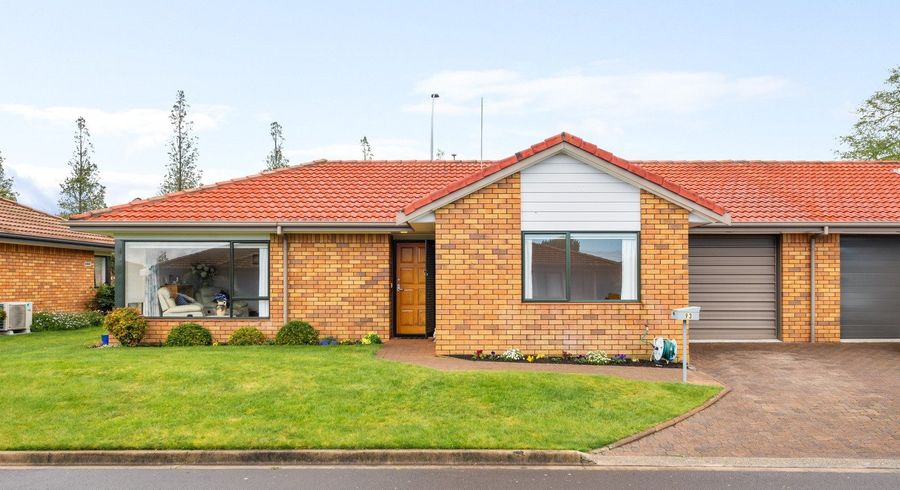  at 93 Grosvenor Gardens, Flagstaff, Hamilton, Waikato
