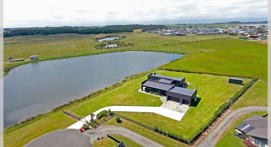  at 16 Carex Grove, Foxton Beach, Horowhenua, Manawatu / Whanganui