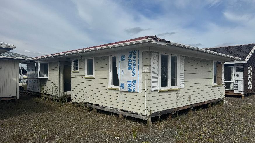  at Te Atatu Peninsula, Waitakere City, Auckland