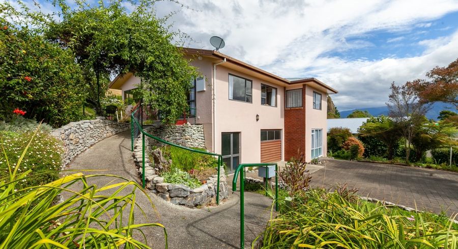  at 16 Park Avenue, Takaka