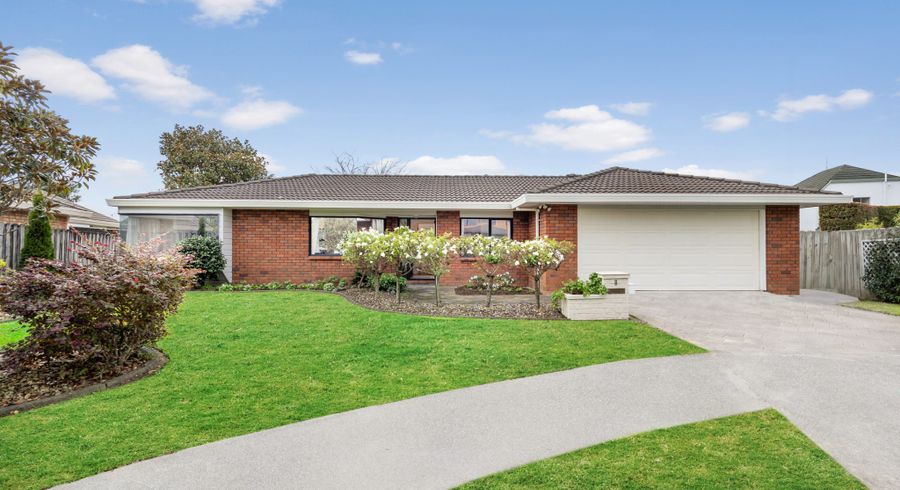  at 8 Mt Blanc Place, Northpark, Manukau City, Auckland