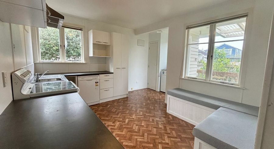  at 25 Dawnhaven Drive, Te Atatu Peninsula, Waitakere City, Auckland