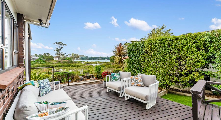  at 2/20 Kentigern Close, Pakuranga, Auckland