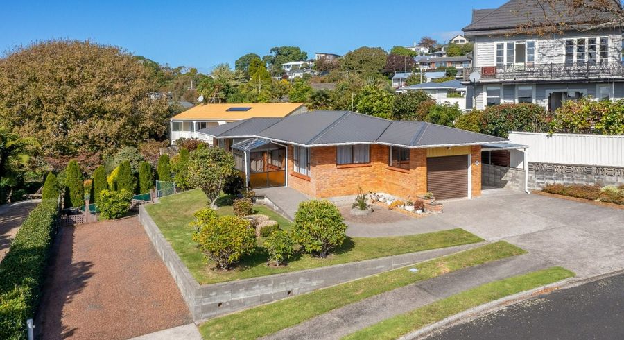  at 6 Leatham Avenue, Strandon, New Plymouth