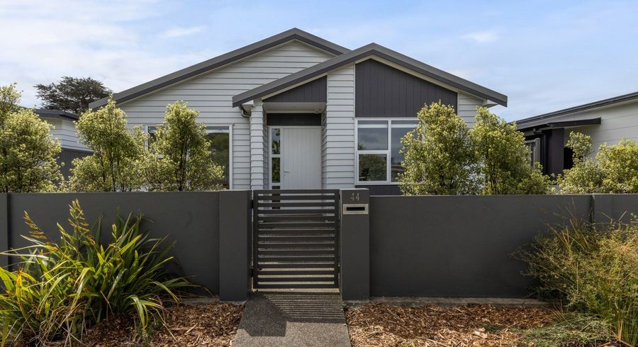  at 44 Karearea Avenue, Kenepuru, Porirua, Wellington
